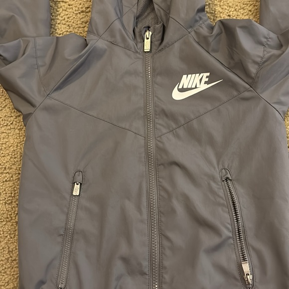 Nike Windrunner boys 5-6 - Picture 4 of 6